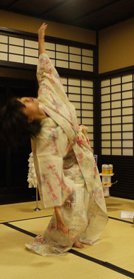 現代の食の神に感謝する儀式